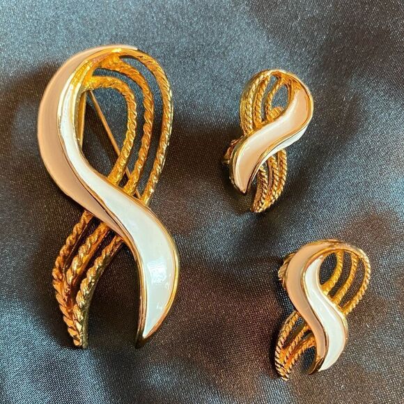 Vintage 80s brooch and clip earring set - Picture 1 of 10